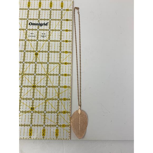 Natural Filigree Leaf Pendant Necklace Rose Gold Metal 18K Gold Plated - Picture 4 of 4